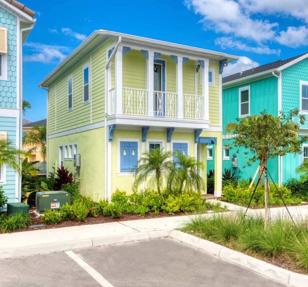 أمام منزل ريفي مكون من 3 غرف نوم في Margaritaville Resort Orlando.