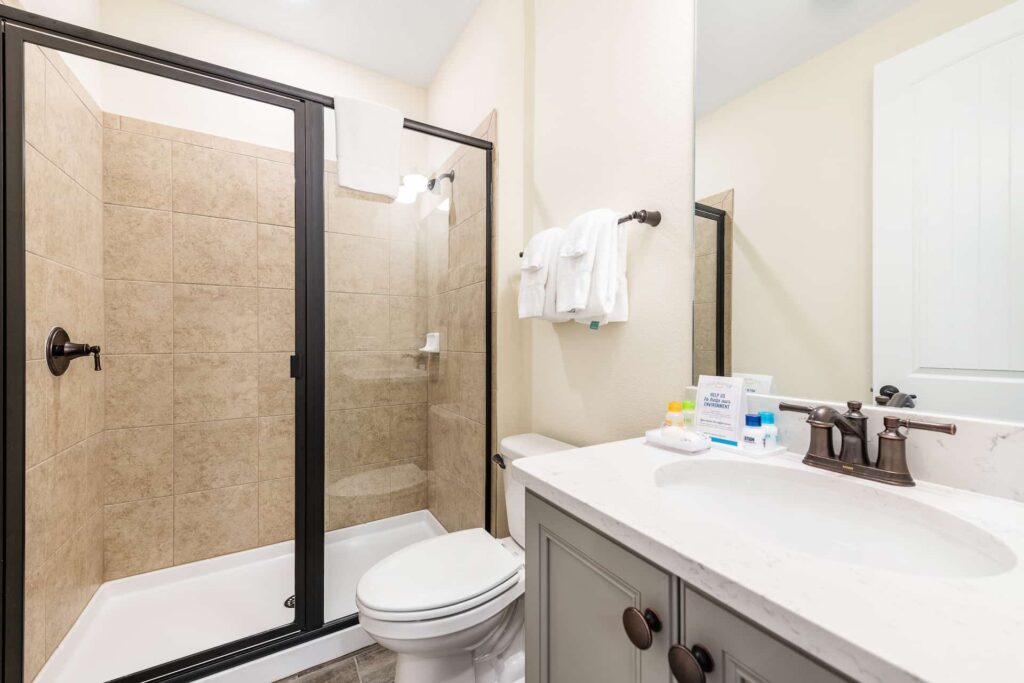 Bathroom 8 with walk-in shower: 8 Bedroom Premium Cottage
