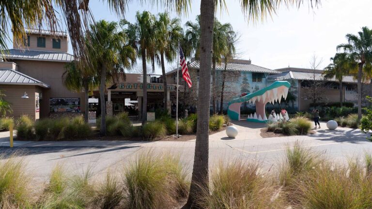 Front entrance to Gatorland theme park in Orlando, Florida